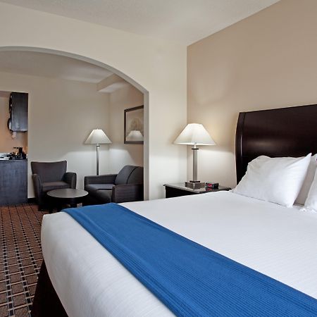 Holiday Inn Express Hotel & Suites Hope Mills-Fayetteville Airport By Ihg Номер фото