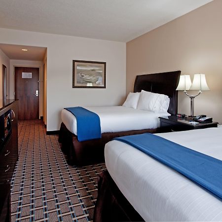 Holiday Inn Express Hotel & Suites Hope Mills-Fayetteville Airport By Ihg Номер фото