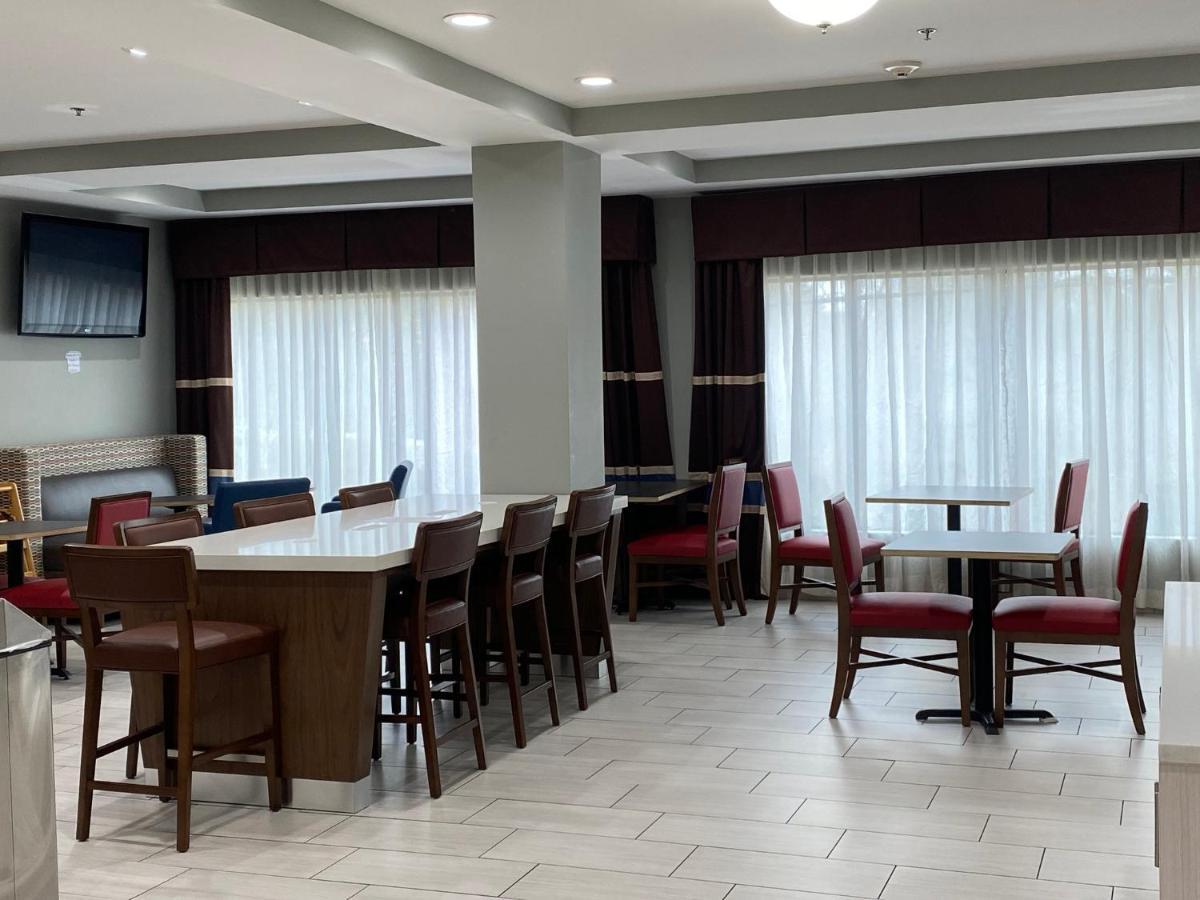 Holiday Inn Express Hotel & Suites Hope Mills-Fayetteville Airport By Ihg Экстерьер фото