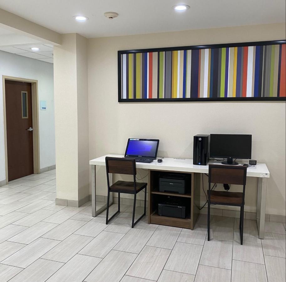 Holiday Inn Express Hotel & Suites Hope Mills-Fayetteville Airport By Ihg Экстерьер фото