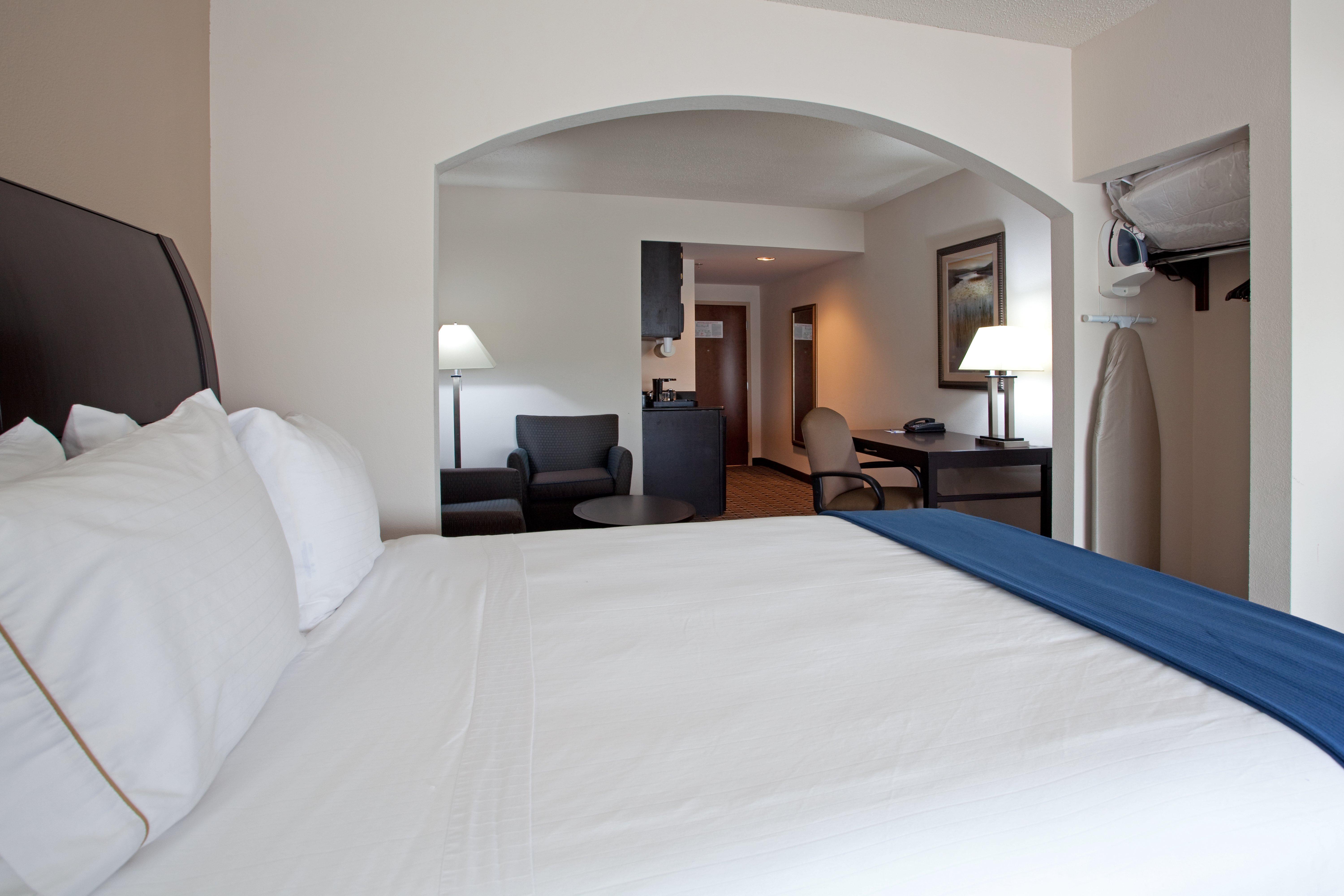 Holiday Inn Express Hotel & Suites Hope Mills-Fayetteville Airport By Ihg Экстерьер фото