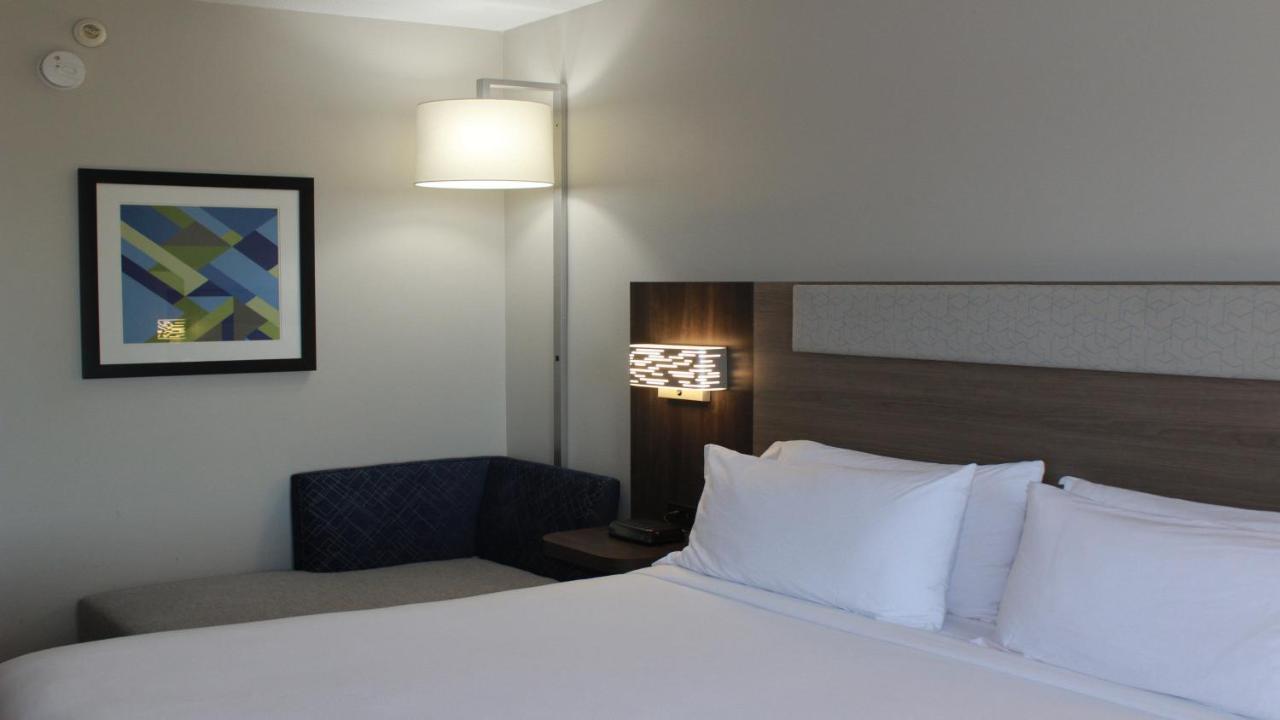 Holiday Inn Express Hotel & Suites Hope Mills-Fayetteville Airport By Ihg Экстерьер фото