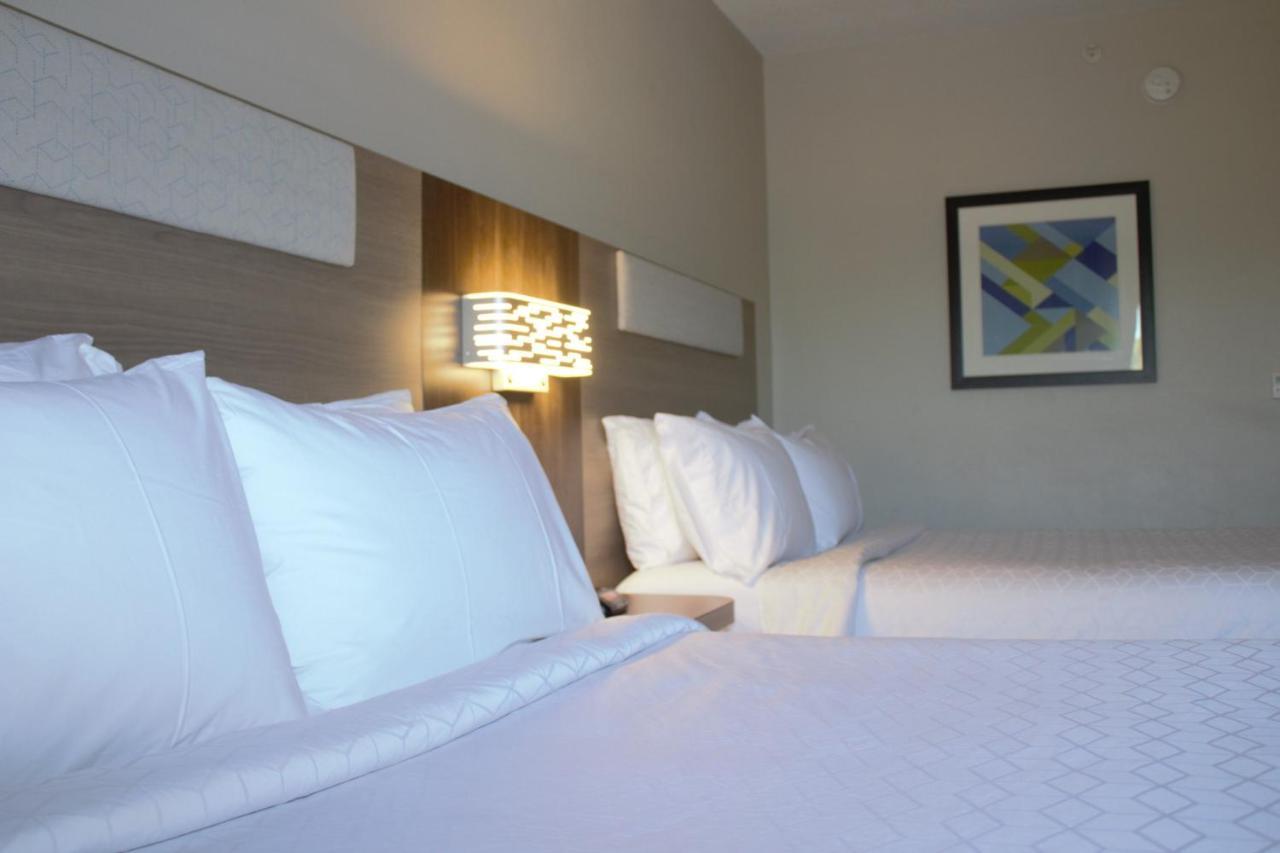 Holiday Inn Express Hotel & Suites Hope Mills-Fayetteville Airport By Ihg Экстерьер фото