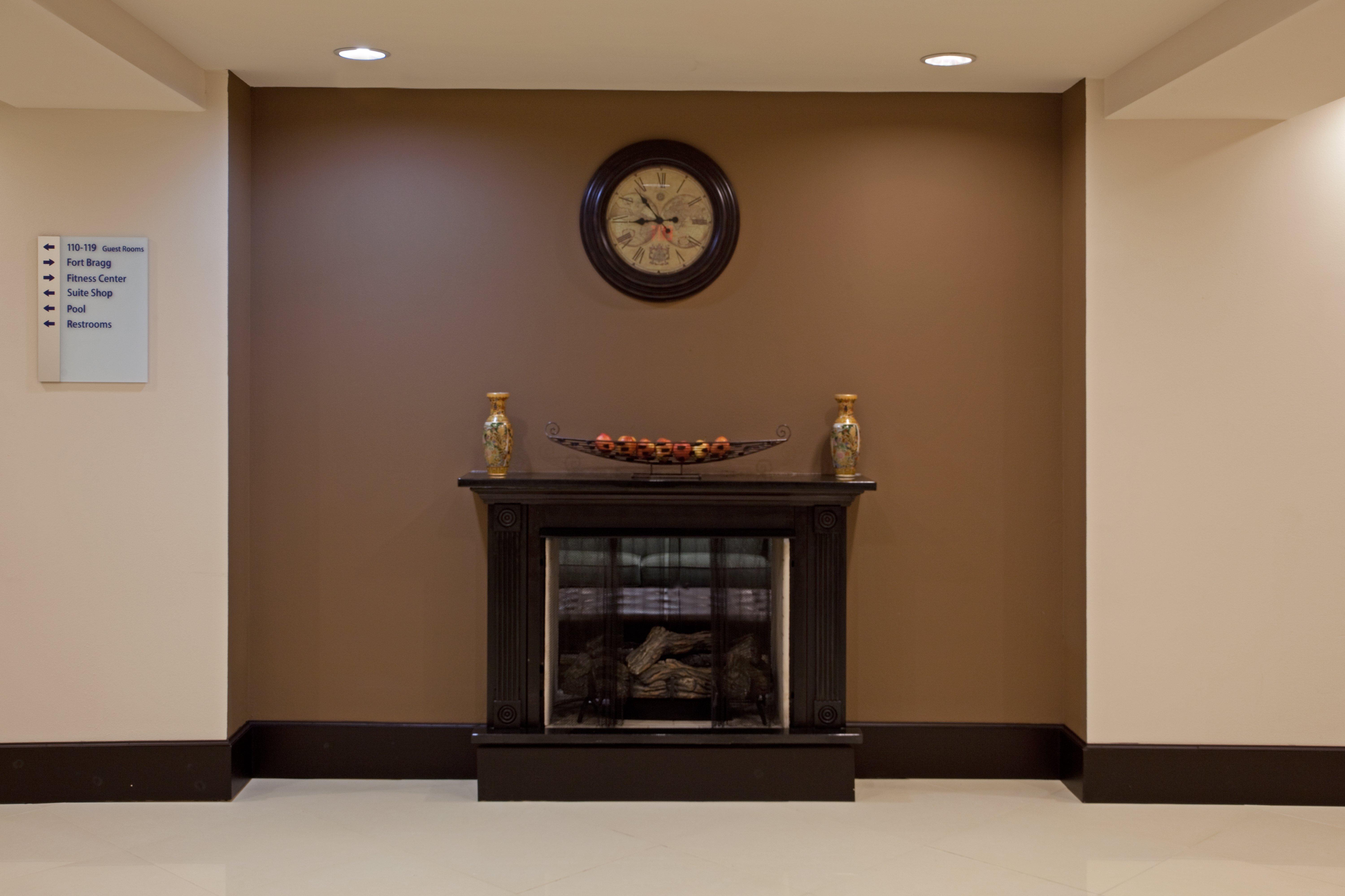 Holiday Inn Express Hotel & Suites Hope Mills-Fayetteville Airport By Ihg Экстерьер фото