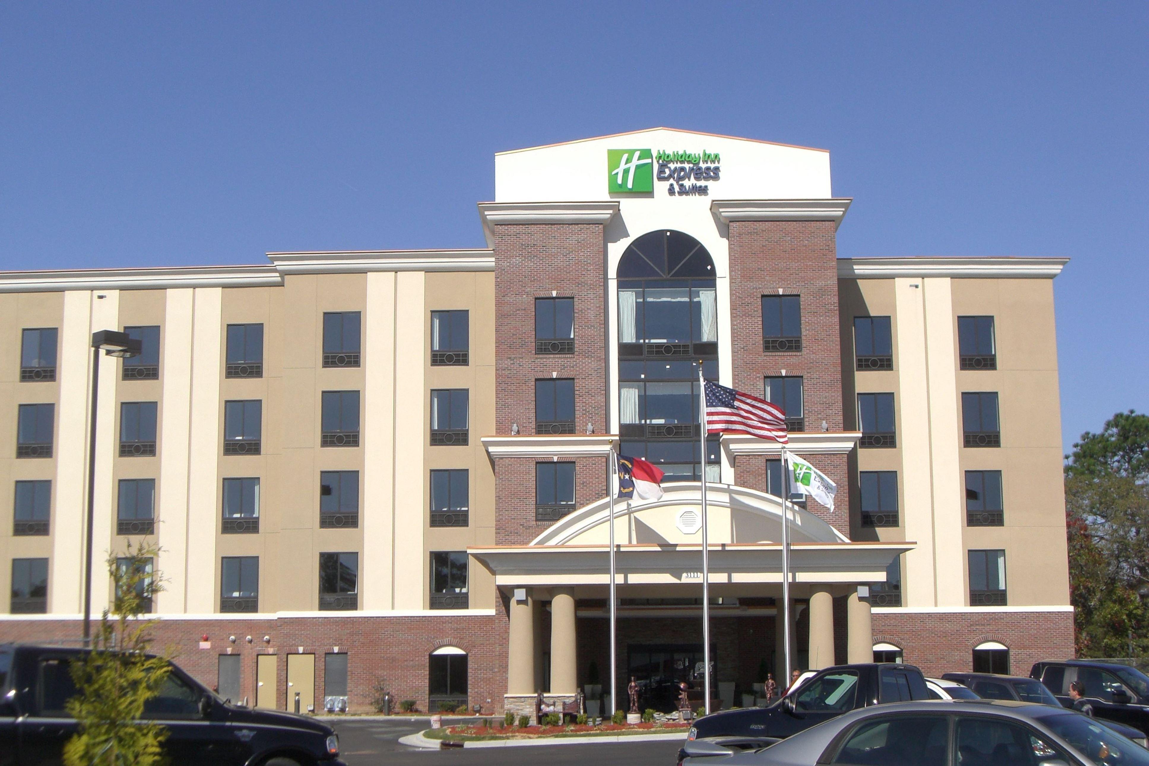 Holiday Inn Express Hotel & Suites Hope Mills-Fayetteville Airport, An Ihg Hotel Экстерьер фото