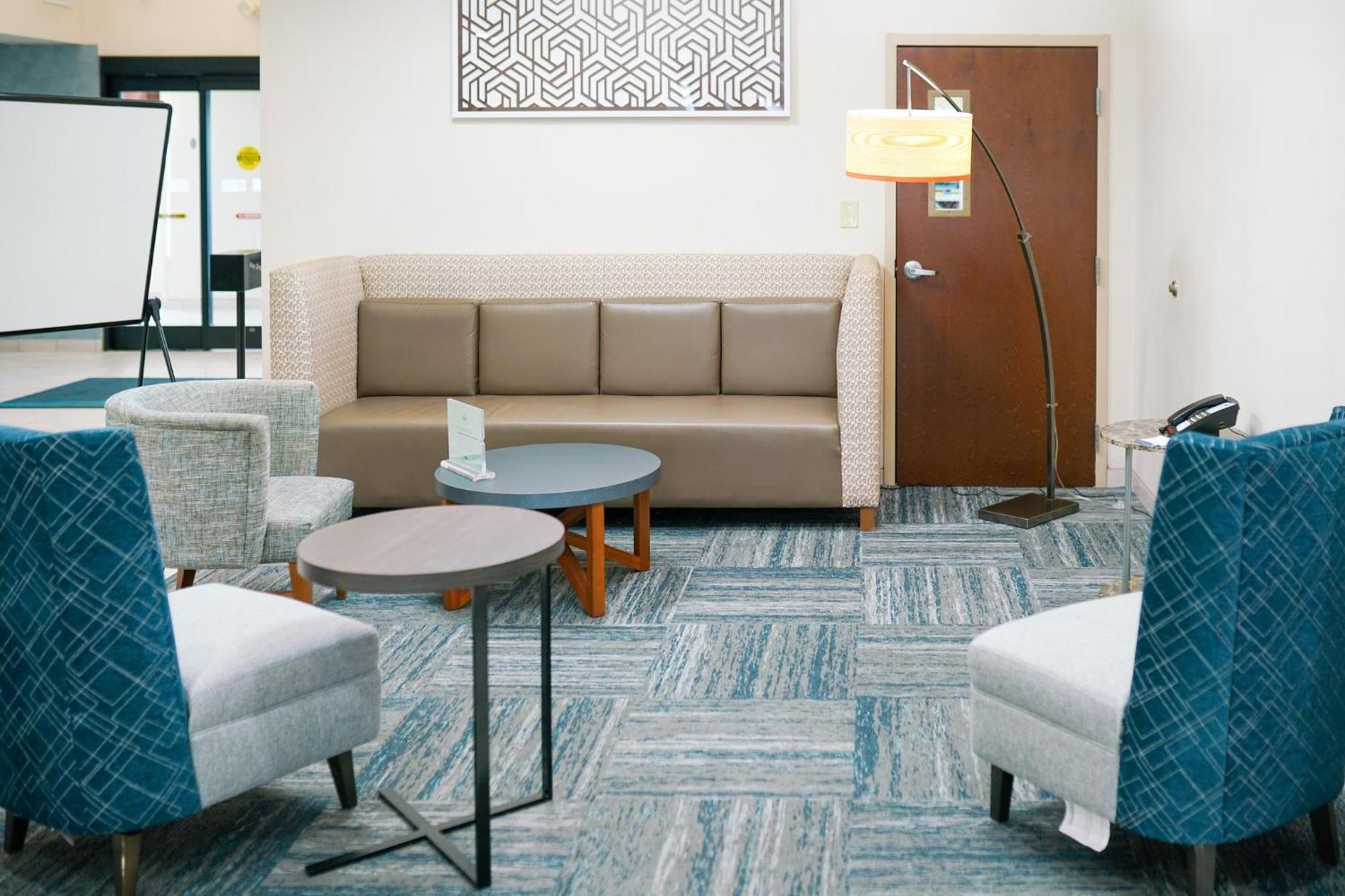 Holiday Inn Express Hotel & Suites Hope Mills-Fayetteville Airport By Ihg Экстерьер фото