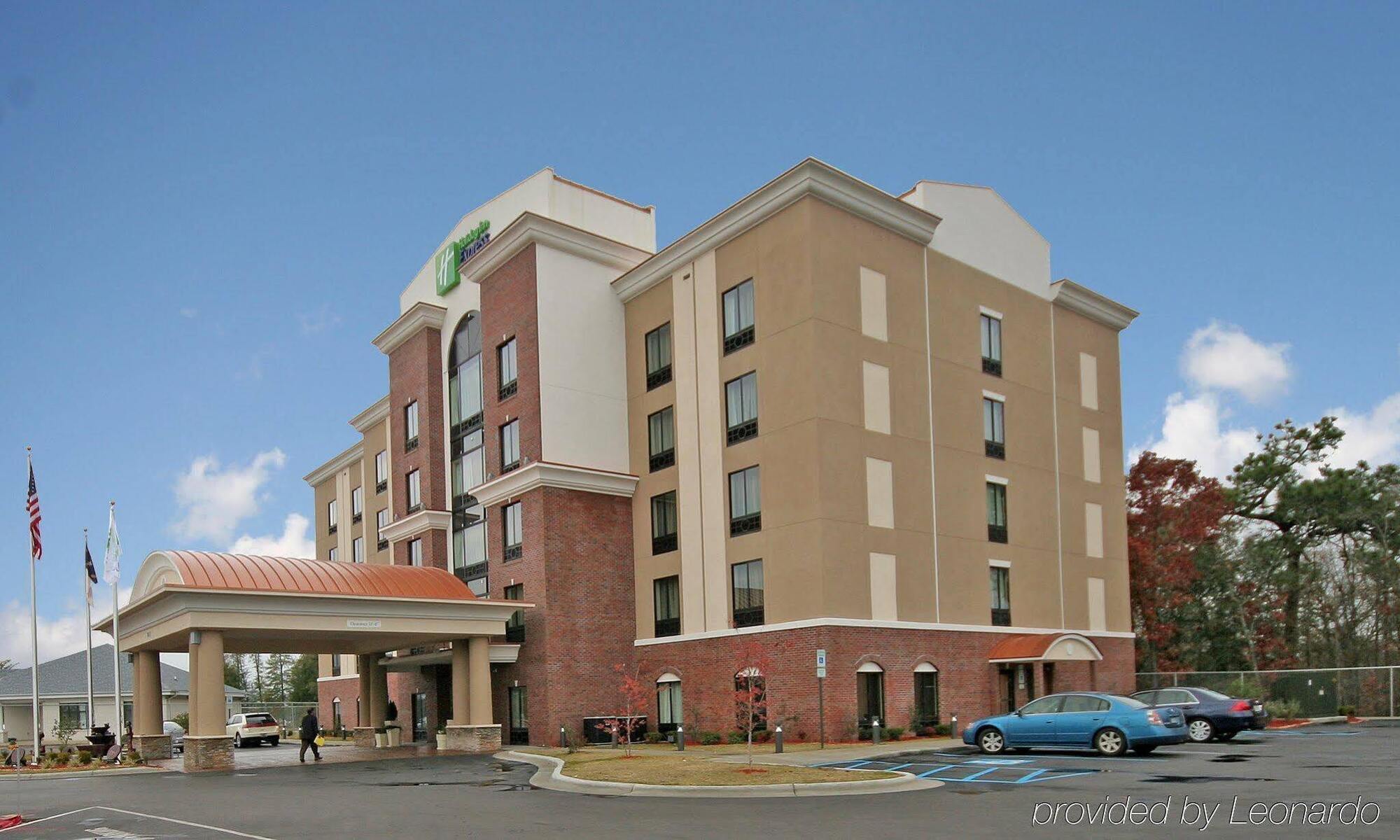 Holiday Inn Express Hotel & Suites Hope Mills-Fayetteville Airport By Ihg Экстерьер фото